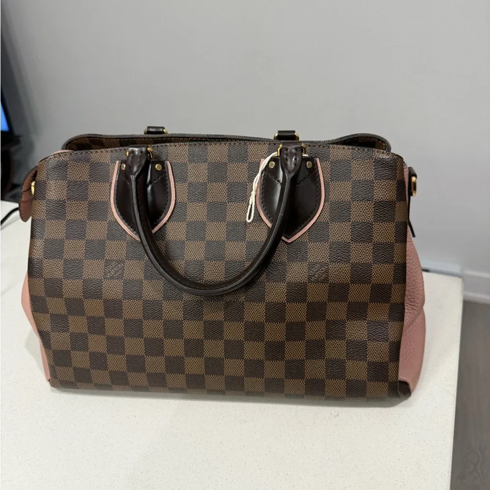Elegant Brown and Pink Checkered Handbag - Picture 2 of 10